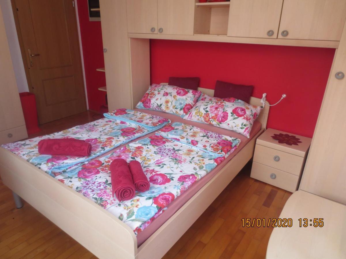 Apartments Vila Marija イゾラ エクステリア 写真